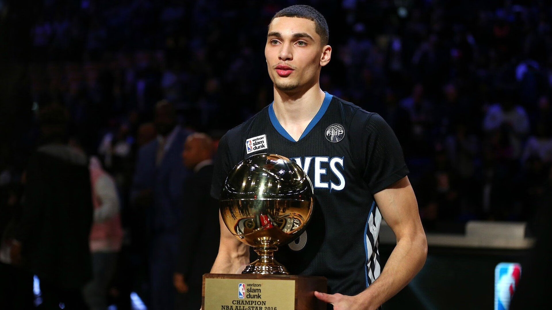 葡萄牙骑手玛丽亚·卡埃塔诺在2024年葡萄牙盛装舞步锦标赛中以“Hit Plus”马匹获得个人赛银牌,展现坚韧精神。