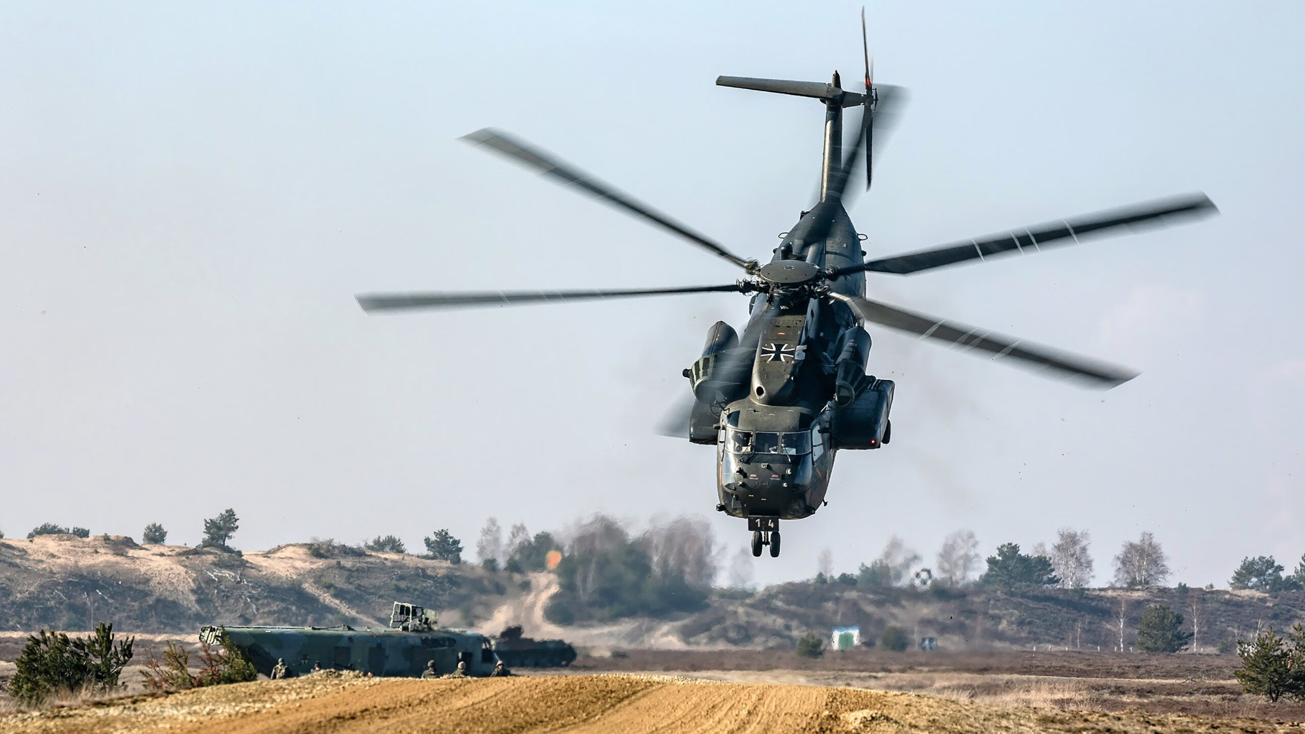 精彩比拼打破僵局,赢得掌声与赞誉,打破僵局同义词