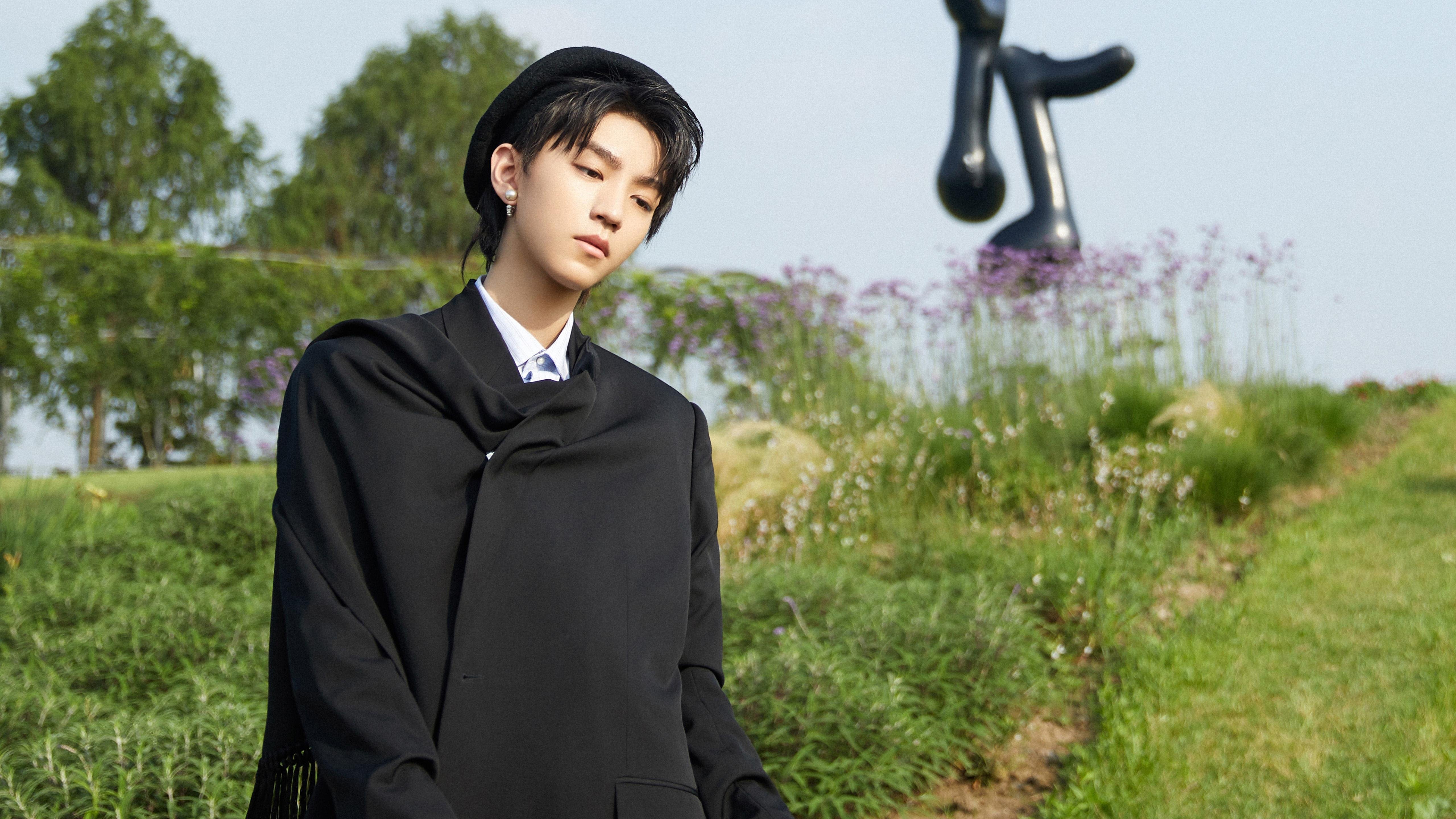 日本女泳队自由泳划频稳定,节奏精准,日本全浸自由泳